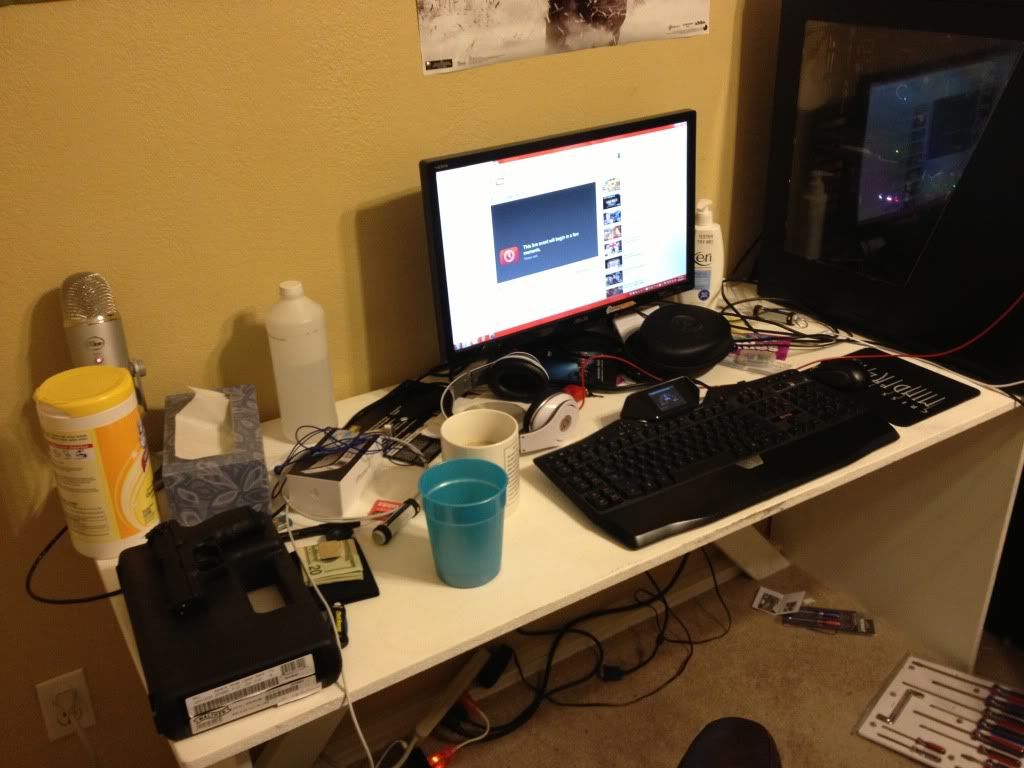 desk_zps68e8b9d8.jpg