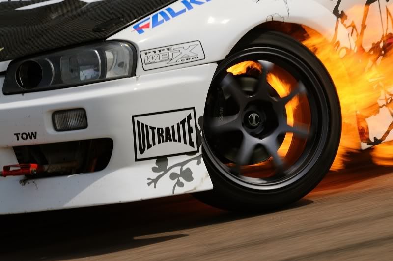 http://i232.photobucket.com/albums/ee173/gribbsy/Drift_Lydden_050508_0336.jpg