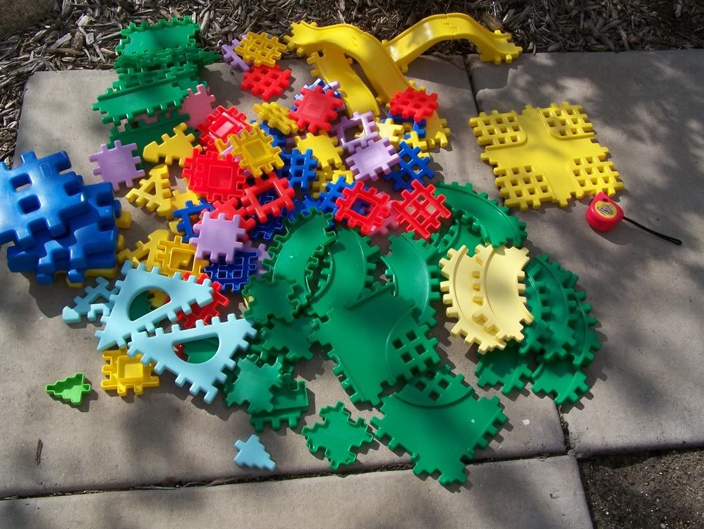 Little Tikes Huge Lot Of 103 Assorted Waffle Blocks And Road/Bridge