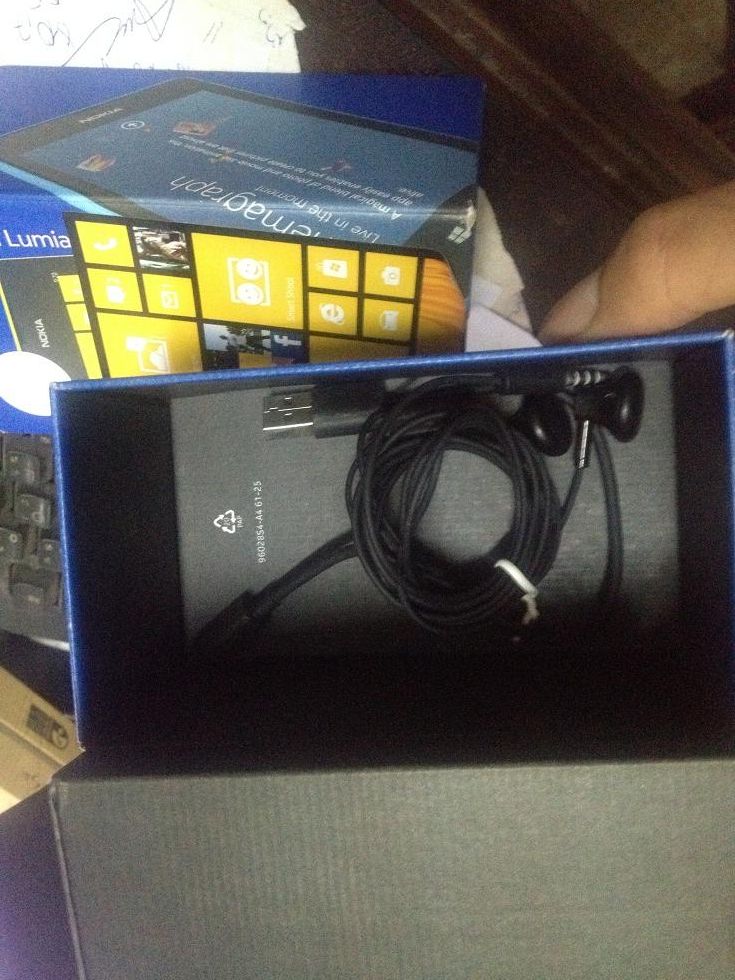 dư dùng 1 em lumina 520 xanh dương 99% - 2