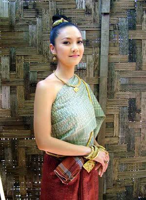รูปภาพ ดารา สาว ในชุดไทย สวยๆ ชุดที่1