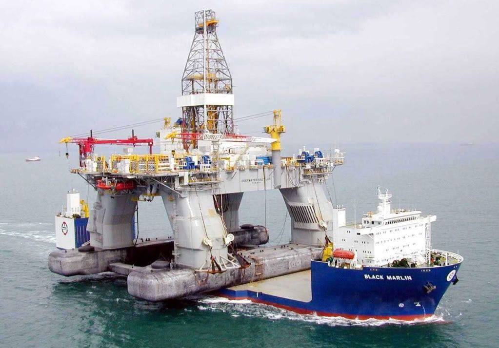 deepwater_oil_rig.jpg picture by Idalina-tome