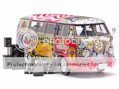 SUNSTAR 112 SCALE 5062 VW VOLKSWAGON KOMBI LIGHT WOODSTOCK VAN *NEW