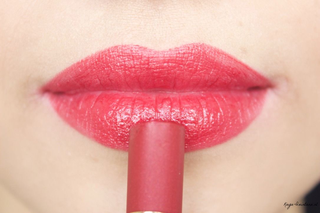 Max factor garnet lipstick