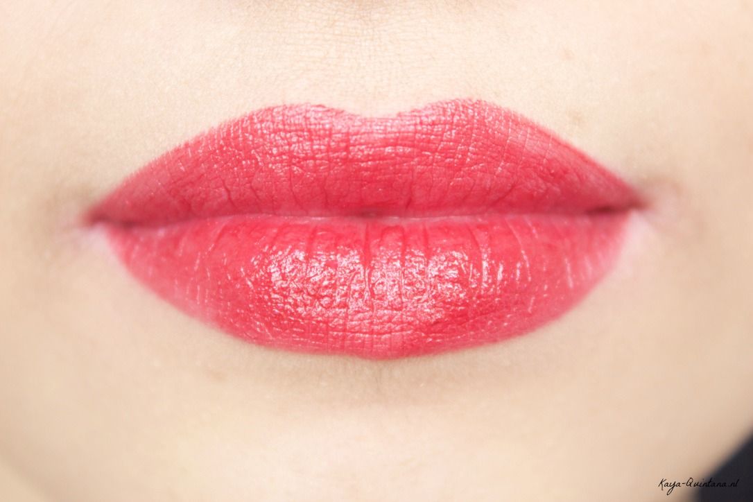 garnet lipstick swatch