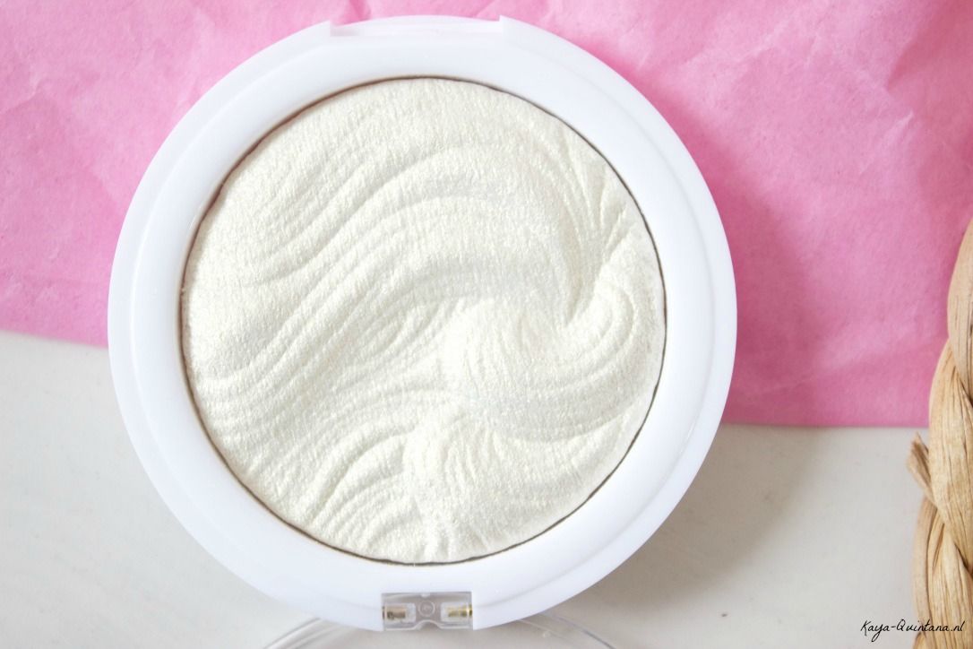 MUA Undress your skin highlighter in Iridescent gold review