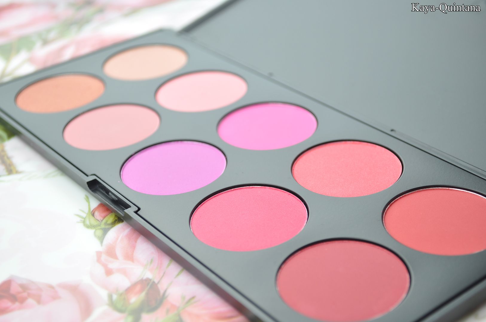 glamorous blush palette review