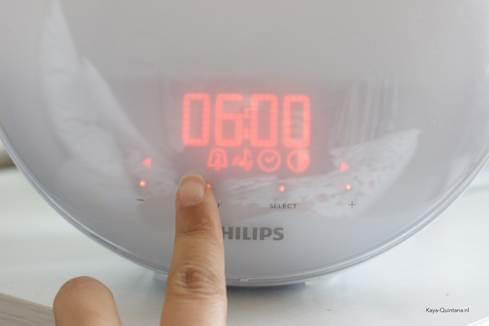 philips alarm clock touch screen