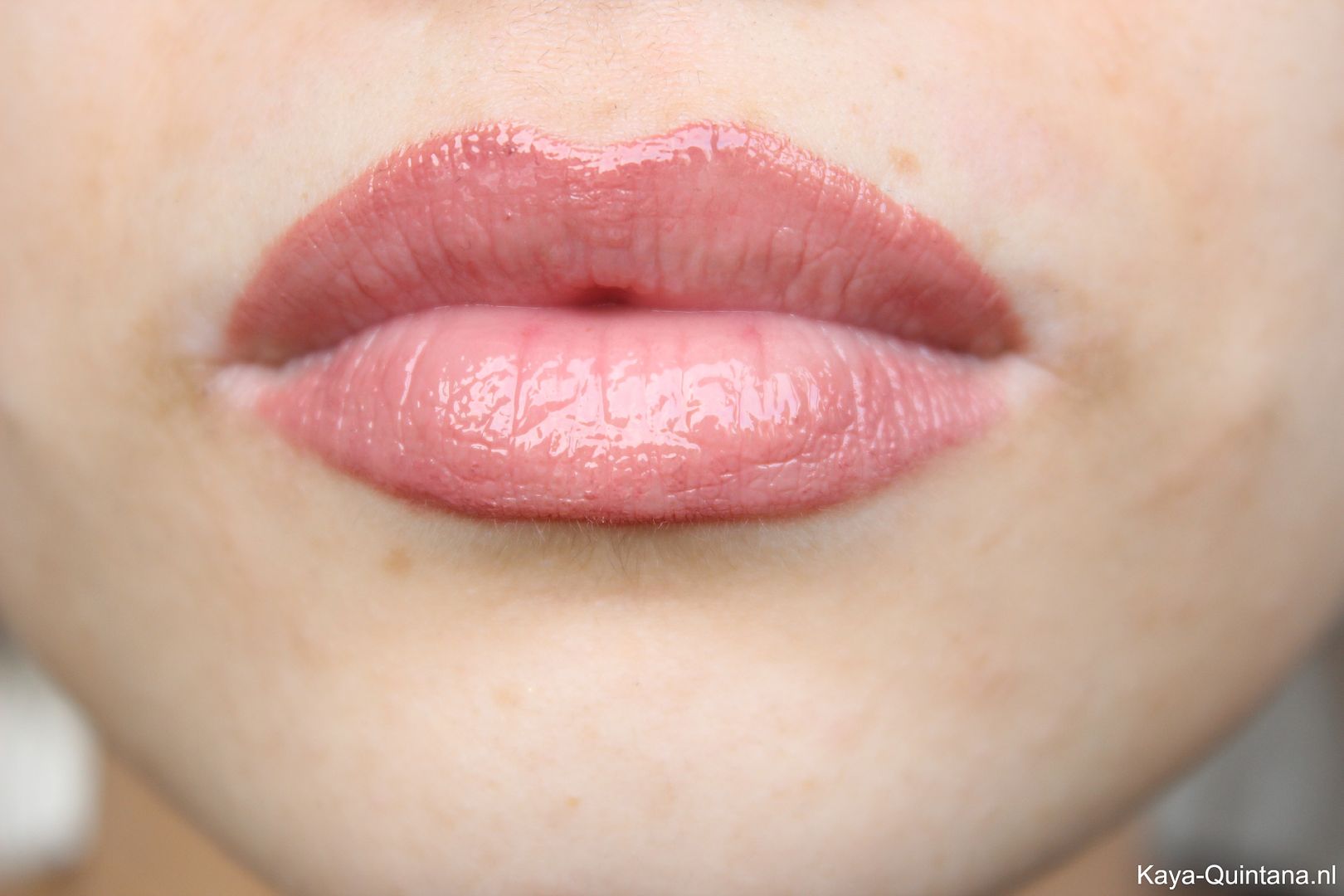 benefit cosmetics lip gloss