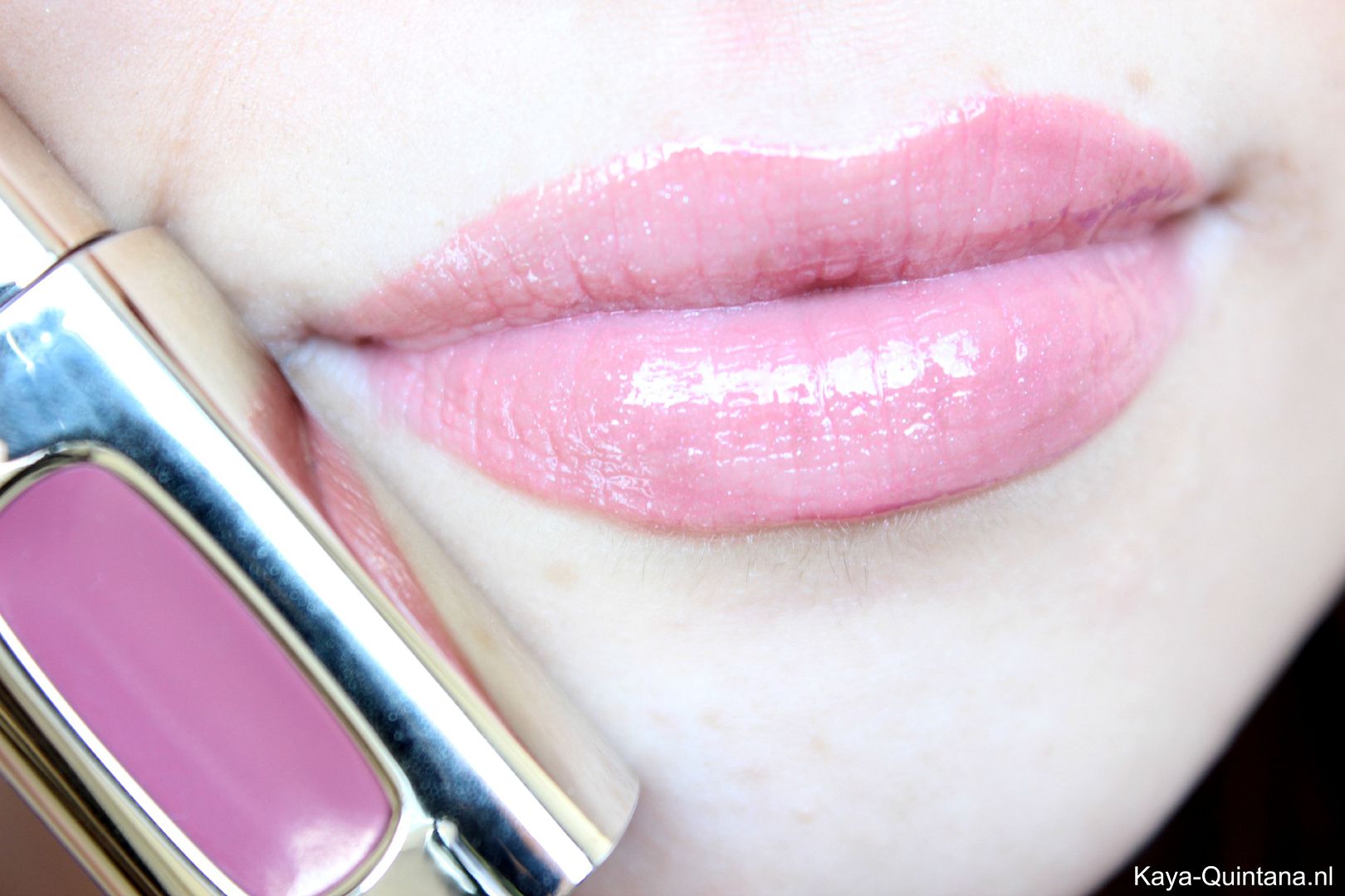 loreal colour riche extraordinaire liquid lipstick in molto mauve