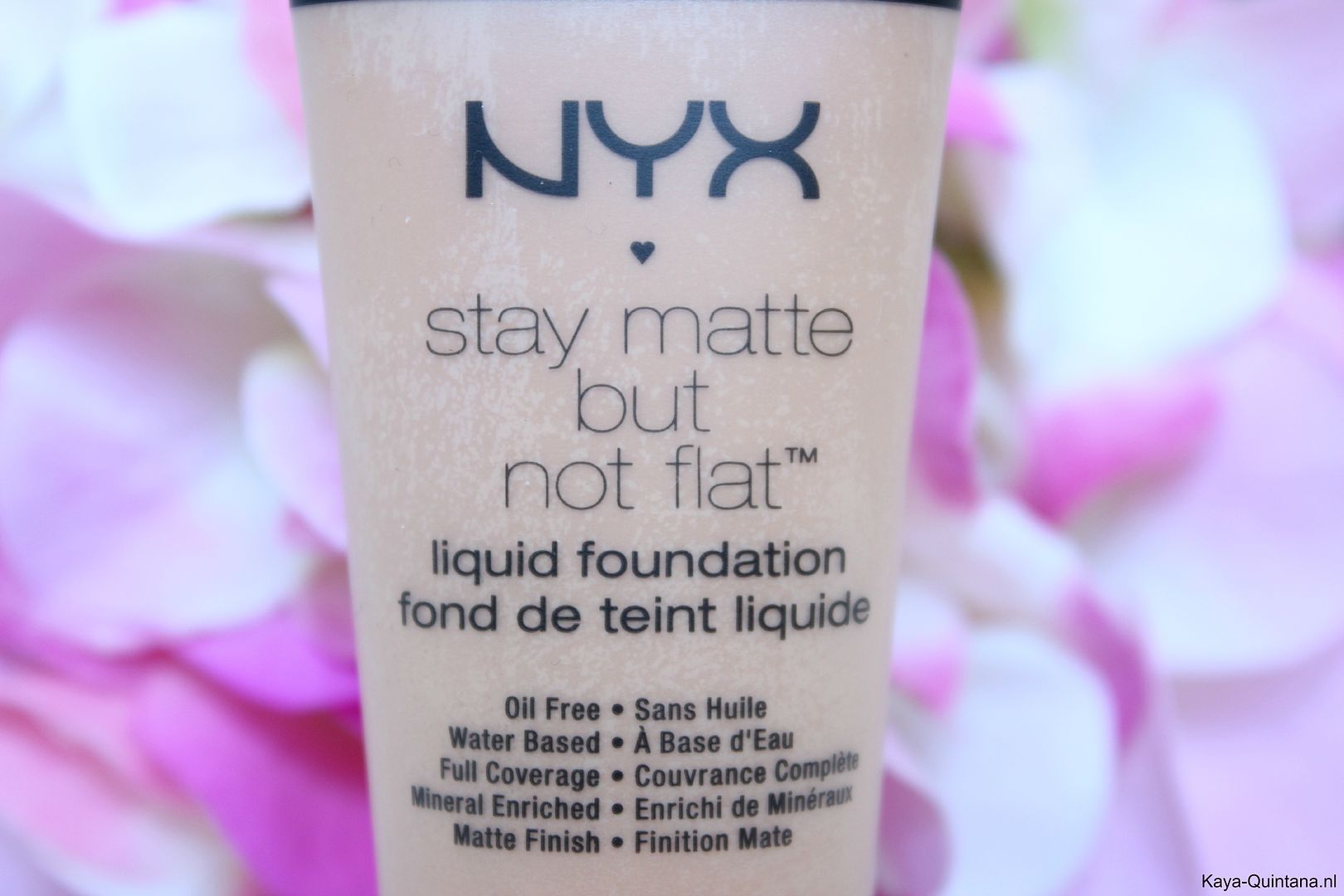 nyx stay matte but not flat liquid foundation