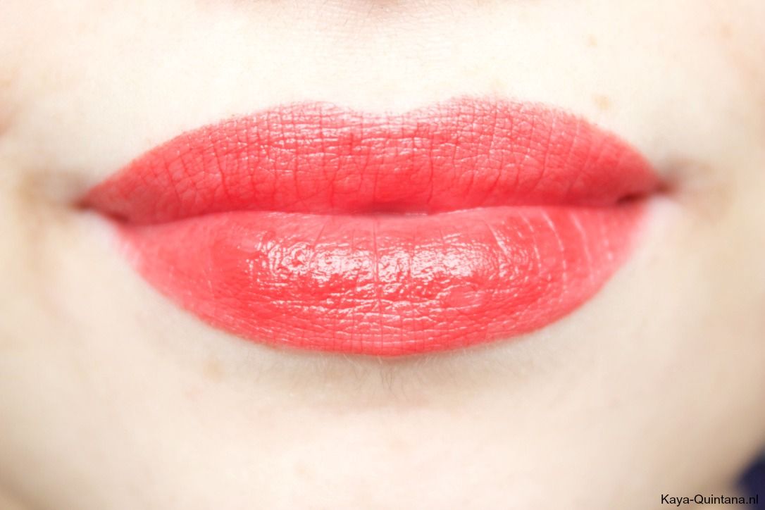rode lipstick met oranje ondertoon
