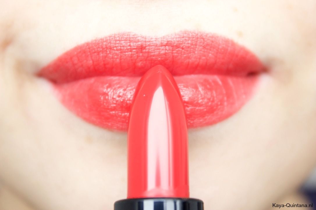 roodoranje lipstick
