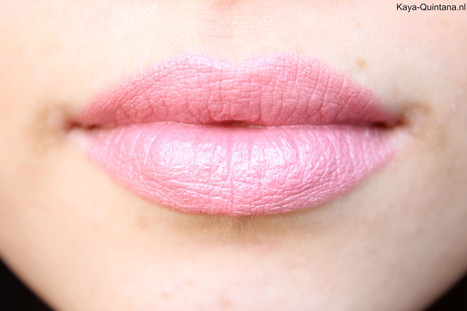 zachtroze lipstick van inglot
