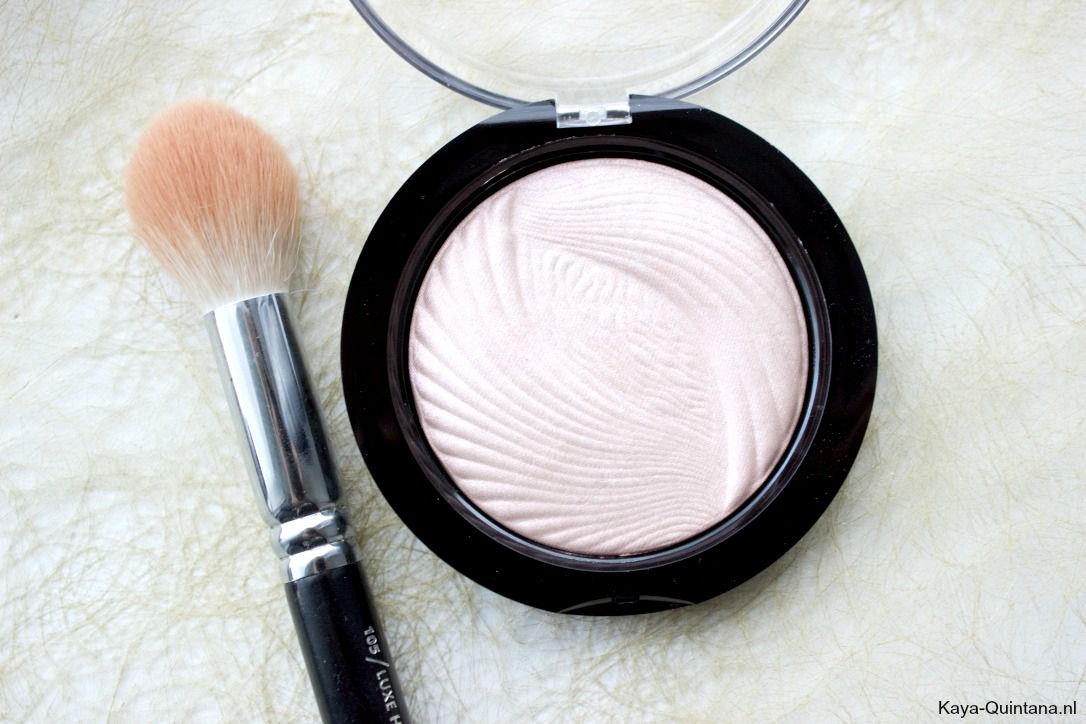 makeup revolution baked highlighter review