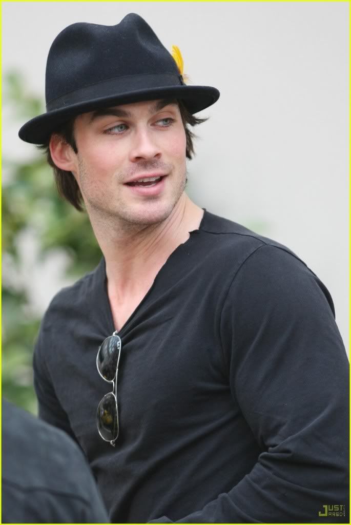 http://i232.photobucket.com/albums/ee236/shadowma1771/Twilight/ashley-greene-ian-somerhalder-co-2.jpg