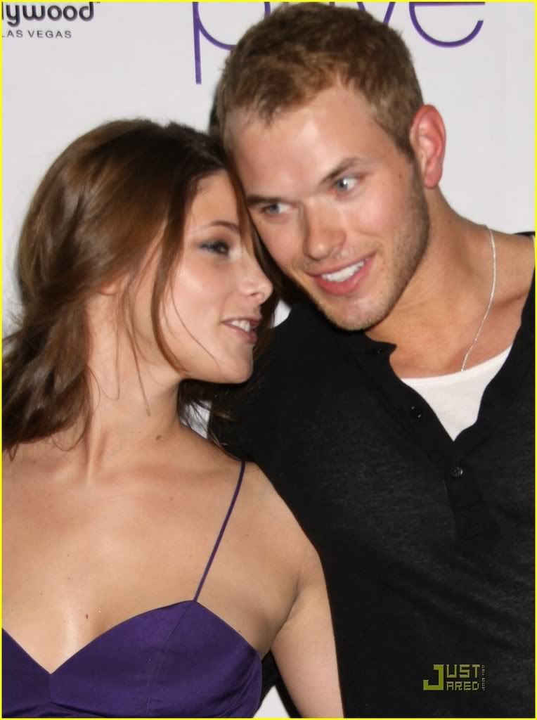 http://i232.photobucket.com/albums/ee236/shadowma1771/Twilight/ashley-greene-kellan-lutz-prive-10.jpg