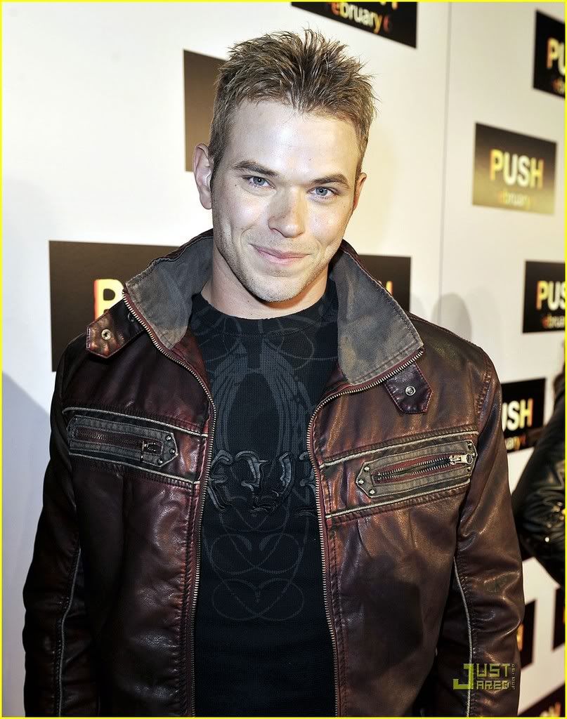 http://i232.photobucket.com/albums/ee236/shadowma1771/Twilight/ashley-greene-kellan-lutz-push-14.jpg