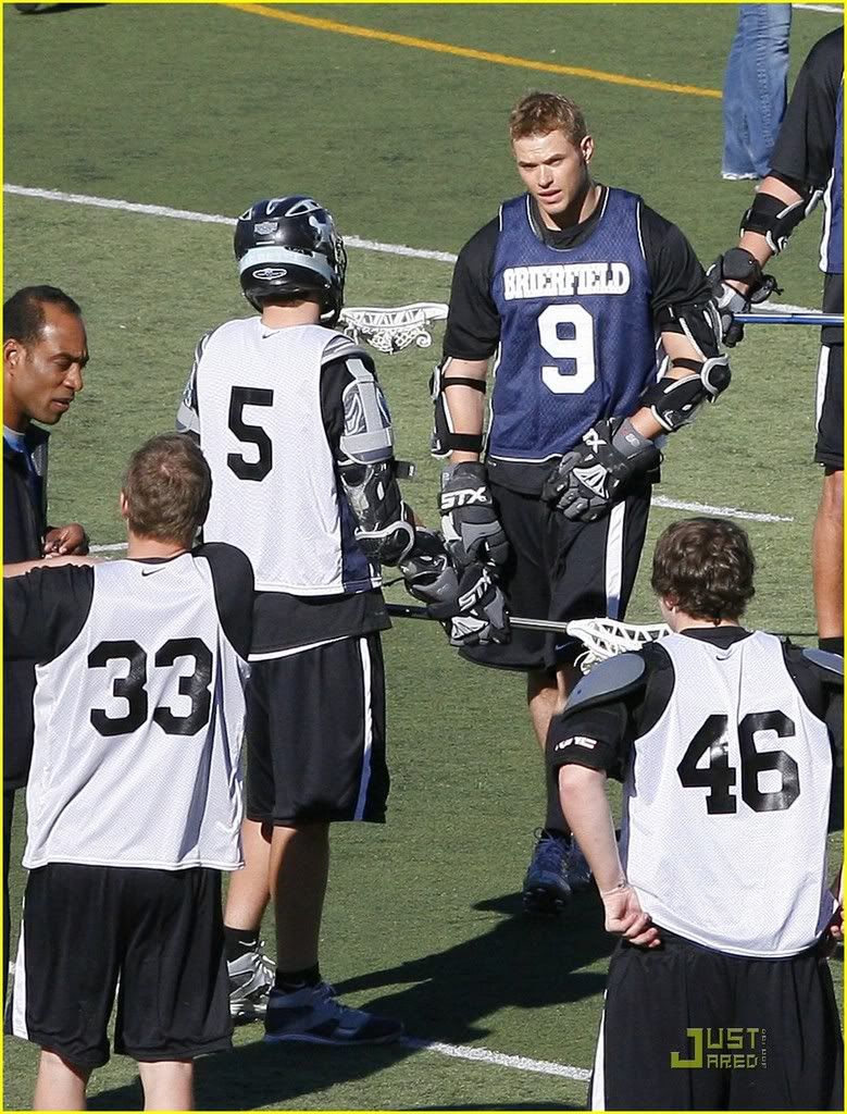 http://i232.photobucket.com/albums/ee236/shadowma1771/Twilight/kellan-lutz-lacrosse-player-06.jpg