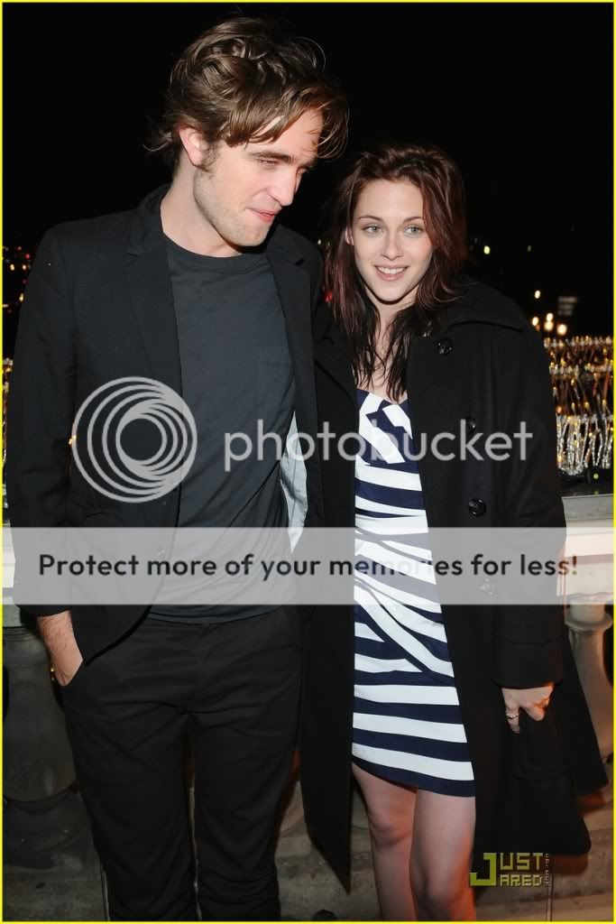 http://i232.photobucket.com/albums/ee236/shadowma1771/Twilight/kristen-stewart-twilight-paris-04.jpg