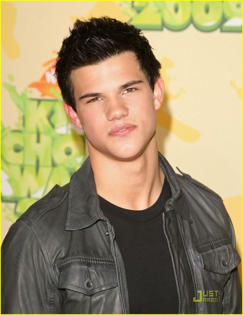 http://i232.photobucket.com/albums/ee236/shadowma1771/Twilight/taylor-lautner-kids-choice-awards-0.jpg