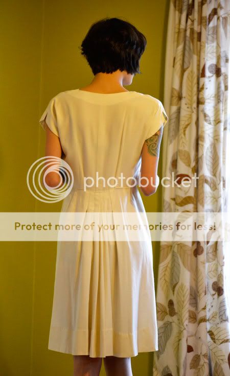 1950s vintage white Dress & matching Shrug PLEATED DETAILS cute M 