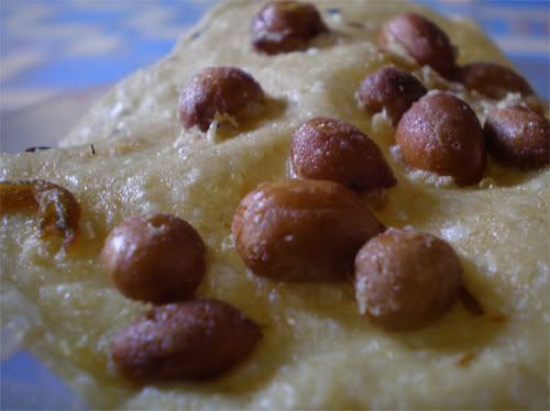 Rempeyek Kacang (Indonesian Crispy Peanut Fritters) border=